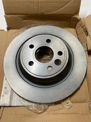 Un rotor de freno de disco trasero Brembo 08A53711 para Volvo S60 S80 V60 V70 XC70 Foto 1 de 4