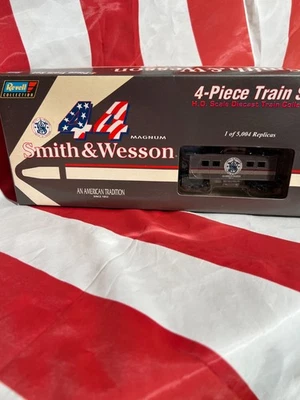 Juego de tren de 4 piezas Revell Smith & Wesson 44 Magnum 1996 H.O. Escala sin usar, en caja Foto 1 de 4