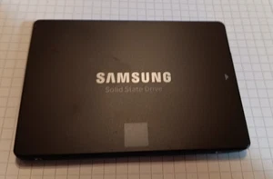 250 GB Samsung Serie 840  2,5 Zoll MZ-7TE250 - Bild 1 von 2