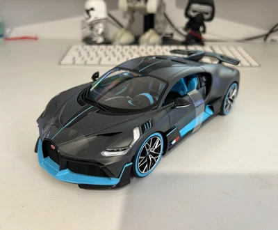 Bugatti Divo Maisto 1:18 Diecast Model Car, Grey New Boxed - Image 1 of 4