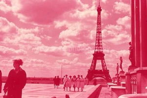 TORRE EIFFEL París Francia 35mm DIAPOSITIVA Foto Encontrada DE COLECCIÓN Transparencia 36 T 4 M - Imagen 1 de 1