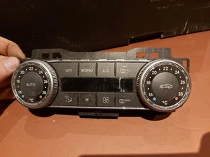 MERCEDES BENZ C KLASSE W204 HEIZUNGSKLIMASTEUERGERÄT - 2048308285 - Bild 1 von 1
