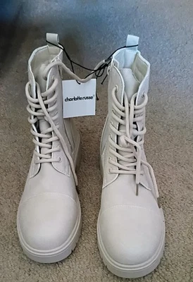 Botas de combate Charlotte Russe con cordones para mujer talla 9 color crema Foto 1 de 4