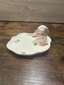 Avon 1985 signiert rosa Blume Hase Ring Schmuck Schale weiß Brasilien Vintage LESEN - Bild 1 von 7