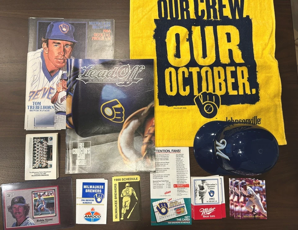 Lot: Milwaukee Brewers 1980s,90s programs, scorecards, schedules, baseball cards - Image 1 of 1