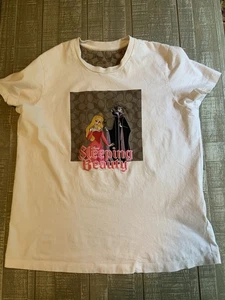 Coach X Disney La Bella Addormentata T-Shirt Donna Media Grafica Ricamata Bianca - Foto 1 di 6