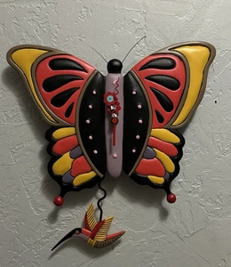 Enesco Allen Designs Uhr Schmetterling Kolibri Pendel skurril Wandbild - Bild 1 von 18