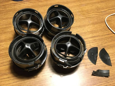 Mercedes-Benz 240D 1983 rejillas de ventilación del tablero Foto 1 de 4