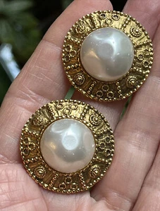 Authentic Vintage Chanel Faux Pearl Large Round Gold Plated Clip On Earrings - Picture 1 of 12