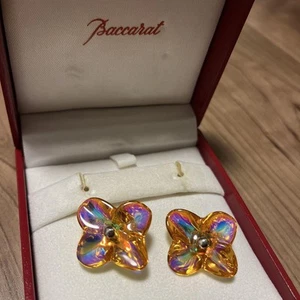 Baccarat Hortensia Flower Crystal Earrings Elegant Jewelry Collectible D905 - Picture 1 of 11
