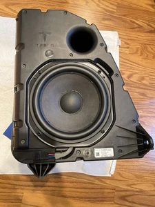 Tesla Y Audio Speaker Subwoofer Bass Box Assy 2020- 2024 OEM 1656267-00-B - Picture 1 of 5