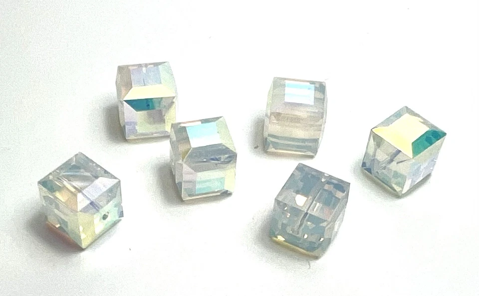 LOTE DE 6 CUBOS DE 8 mm ~ ópalo blanco ab ~ cuentas de cristal de swarovski Foto 1 de 1