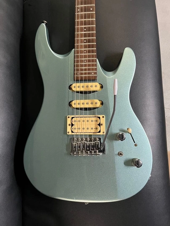 Aria pro2 magna series metallic ice blue back - Image 1 of 4
