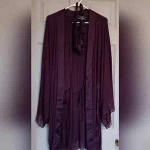 Set Lingerie Heavenly By Victoria - Accappatoio con perizoma in pizzo abbinato - Nuovo senza etichette - Foto 1 di 9