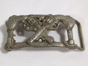 Antiguo revólver doble pistola 45 vintage hebilla de cinturón peltre? Country Western  - Imagen 1 de 7