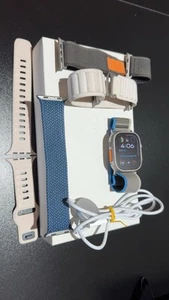 Apple Ultra 49mm Titanium With 5 Bands Excellent Condition - Photo 1 sur 5