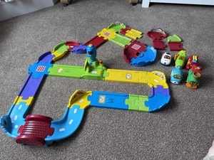 Large Amounts Of Toot VTech Toot Track vehicles and accessories. Stop & Go Light - Picture 1 of 5
