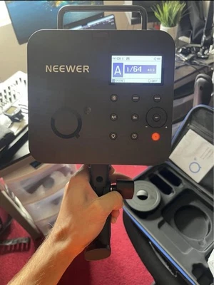 NEEWER Q4 400Ws 2.4G TTL Flash HSS Outdoor Strobe Light Photography Monolight - Image 1 of 4