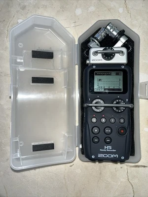 Zoom XYH5 Portable DIgital Recorder No Sim Card With Mics Base Plastic Broken! - Image 1 of 4