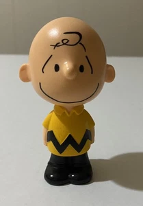 Juguete Happy Meal Peanuts Charlie Brown 2015 McDonald’s 4" baterías nuevas ¡FUNCIONANDO! - Imagen 1 de 5