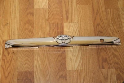 Toyota Highlander 2001-2007 maletero trasero puerta levadiza moldura adorno OEM cromado Foto 1 de 4