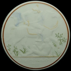 WALDENBURG / SCHLESIEN: Porzellan-Medaille 1923, Dekor. RENTNERHILFE ⇒ WAŁBRZYCH - Bild 1 von 2
