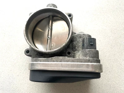 BMW 745i E65 2000-2005 ~ carcasa del acelerador ~ 13547506627 Foto 1 de 4