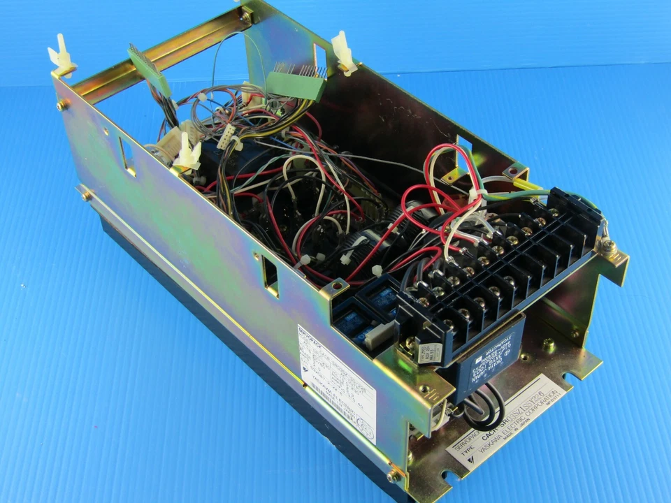 Yaskawa CACR-SR03SZ1SSY226 Servo Controller, CACRSR03SZ1SSY226 - Image 1 of 4