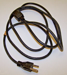 EIN (1) STANDARD COMPUTER NETZKABEL - 7' - schwarz - EUC! - Bild 1 von 3