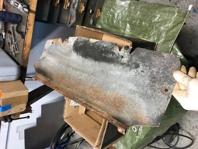 Silenciador protector térmico BMW 2002, 1600 Foto 1 de 4