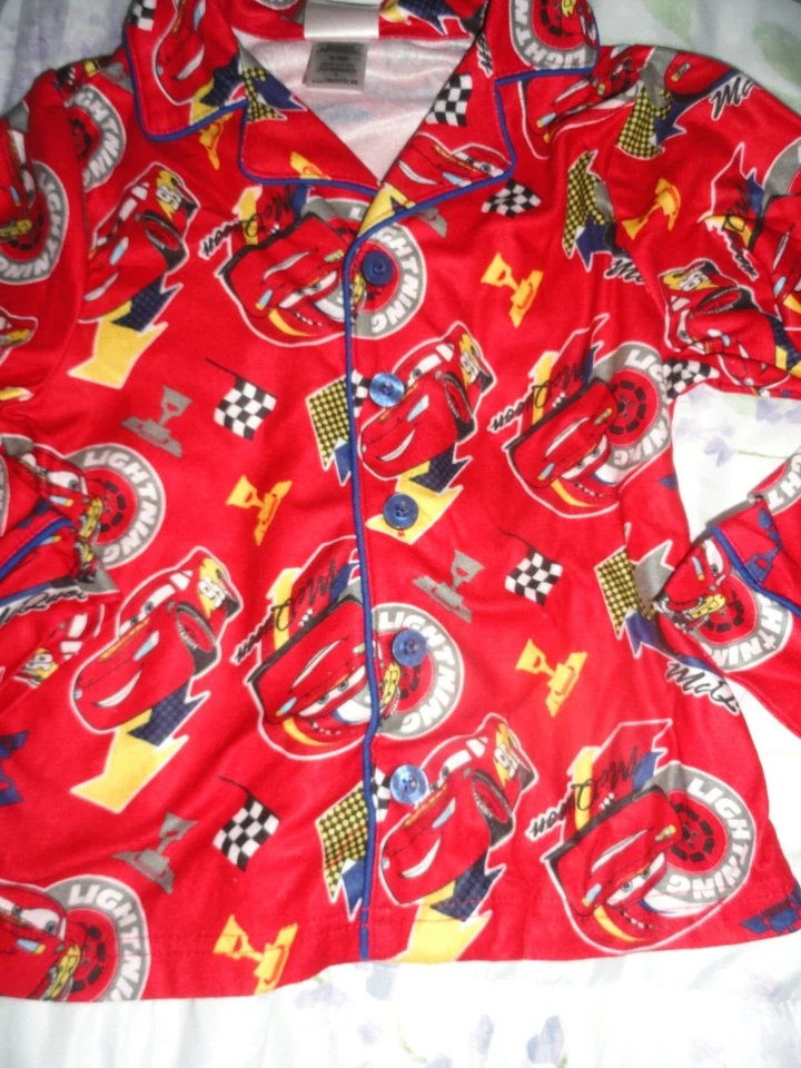 Juego de pijama de franela roja Lightning McQueen talla 4 nuevo con etiquetas Disney Store Foto 1 de 1