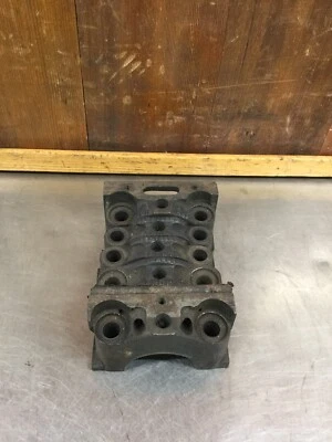 MG MGB • Juego de tapas de cojinete de motor principal originales. Usado. KMG879 Foto 1 de 4