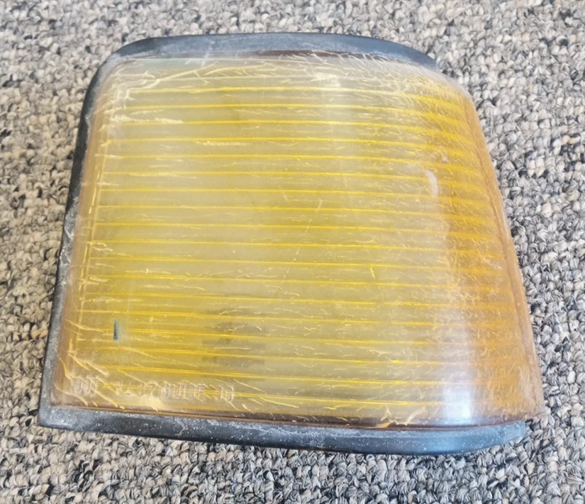 1987-88 Cutlass Supreme 442 Salon Euro Pass RH Side Corner Lamp Light Lens FC6DG - Image 1 of 4