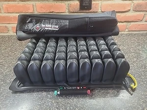 THE ROHO GROUP 17.75” X17.00"X 4.25" WHEELCHAIR CUSHION Quad Select QS99C/ Cover - Picture 1 of 10