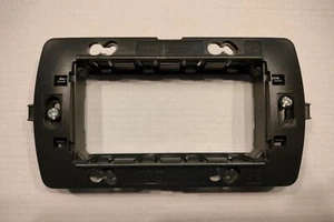 nuovo originale SUPPORTO 4 posti L4704 BTICINO LIVING INTERNATIONAL scatola 504 - Picture 1 of 1