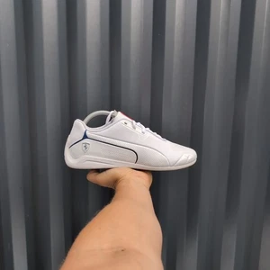 *RARE* UK 7.5 - Puma Ferrari Sf Drift Cat 8 Ls White Driving Shoes 339944-05 - Picture 1 of 11