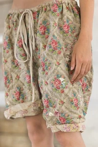 Magnolia Pearl Khloe Floral Solange Kordelzug leichte Shorts-OS - Bild 1 von 7
