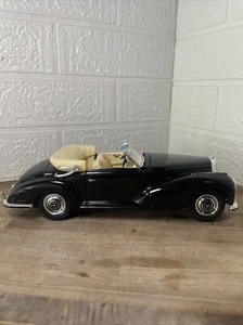 Maisto Special Edition 1955 Mercedes-Benz 300S Black 1:18 Scale Diecast - Picture 1 of 18