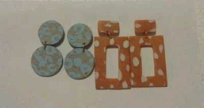 2 pares de pendientes de arcilla colgantes poste perforador gris azul melocotón crema 2" y 3".  Foto 1 de 4