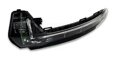 8X0949101A Audi A1 8X 10-18 Originale Hella Lato Sinistro Specchio LED Giri Spia - Immagine 1 di 4
