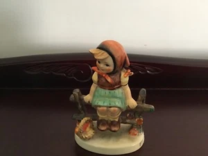 HUMMEL GOEBEL FIGURINE JUST RESTING HUM 112 3/0 - Picture 1 of 10