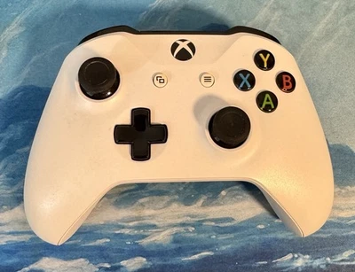 Xbox One White Wireless Controller (Model 1708) For Parts Or Repair Only - As Is - Image 1 of 4