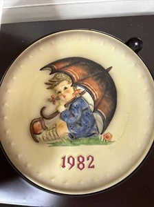 M.J. Hummel #275 - 1982 Jahresteller Serie Goebel mit Box - Sammlerteller - Bild 1 von 8
