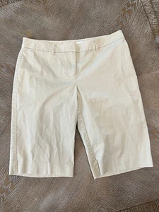 Michael Kors Beige Bermuda Shorts, Size 8 waist 33” inseam 13” - Picture 1 of 5