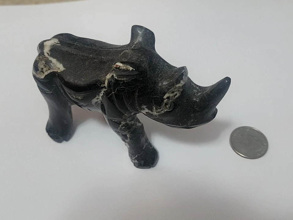 Black Granite Rhino Art Piece — 第 1/3 张图片