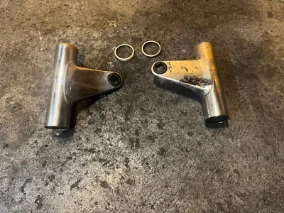 1977 1978 Yamaha Xs 750 Headlight Ear Headlight Mounts Xs 750 — 第 1/4 张图片