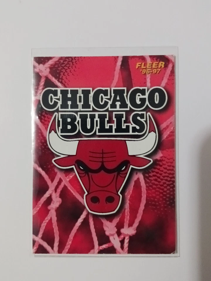 1996-97 Fleer 欧洲篮球 #154 芝加哥公牛队卡 (TC) — 第 1/4 张图片
