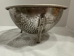 Vintage 7 Star Perforated Design Aluminum Metal Strainer Colander Legs 9.5" wide - Picture 1 of 6