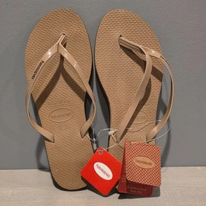 Nuevo con etiquetas Sandalia Havaianas Tanga Chanclas Mujer Oro Rosa 6W Delgada Clásica - Imagen 1 de 5
