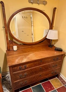 Antique Tiger Oak Bedroom Set – Dresser with Mirror & Matching Full-Size Bed - Picture 1 of 6